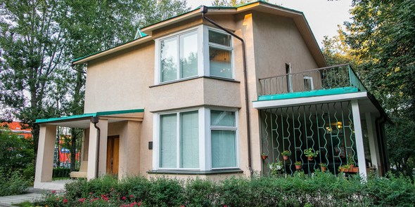 "Всё остаётся людям..."