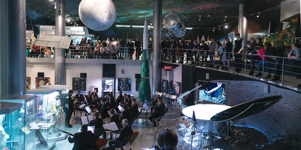 Джаз, фолк, соул, поэзия о космосе и «Летучий Голландец»: Ночь музеев в Музее космонавтики