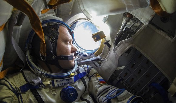 Открылась выставка «Настоящий друг Олег Артемьев» – к 55-летию лётчика-космонавта!