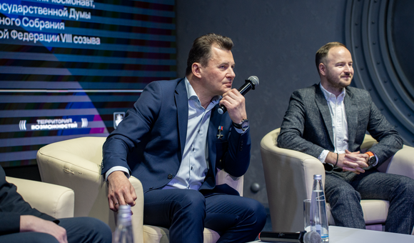 Роман Юрьевич Романенко посетил встречу с выпускниками из Москвы 