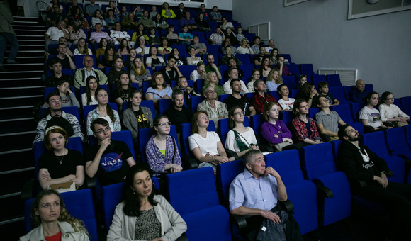 Фильмы Телестудии Роскосмоса «Курс на Луну» (2019) и «Барминград. Возвращение на Луну» (2019) показали в рамках «Лунной недели» в Музее космонавтики.