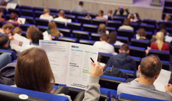 В Музее космонавтики прошла Медицинская лабораторная. Каждый желающий смог проверить свою научную картину мира.