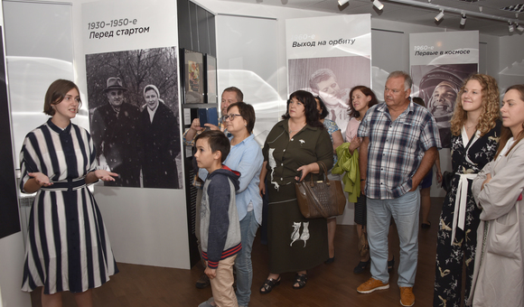 В Музее-заповеднике П.И.Чайковского открылась выставка московского Музея космонавтики «Музыка космоса. От Чайковского до Королёва».