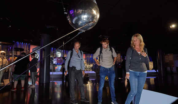 Посетители Музея космонавтики увидели обновлённую экспозицию зала «Утро космической эры».