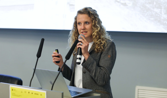 Дарья Чудная, начальник отдела по связям с общественностью и маркетинга Музея космонавтики рассказала об истории монумента «Покорителям космоса». 4 ноября 2019 года памятнику исполняется 55 лет.