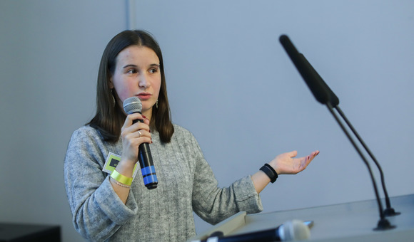 Сессия «Hallo Spaceboy: встречая космические странности» на спецсобытии «В поисках "space oddity": гуманитарный фокус» конференции «Представляя необычное».