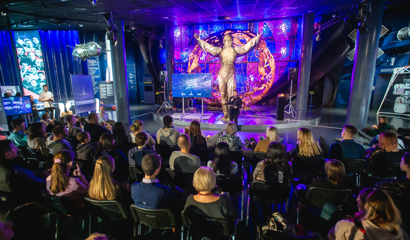 В главном зале музея прошёл Science Slam «Химия х Космос», организованный компанией BIOCAD, РХТУ им. Д.И.Менделеева и Музеем космонавтики. Баттл учёных стал завершением Всемирной недели космоса и открыл Всероссийский фестиваль науки NAUKA 0+.