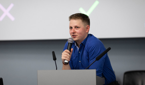 О вещах, которые мы используем в повседневной жизни, которые нас появились благодаря космическим исследованиям, рассказали на интерактивной лекции фестиваля NAUKA 0+ Анна Хайдусьянек, научный сотрудник Вроцлавского университета науки и технологий, и Барбара Кадер-Шрока, научный сотрудник Вроцлавского института астрономии.