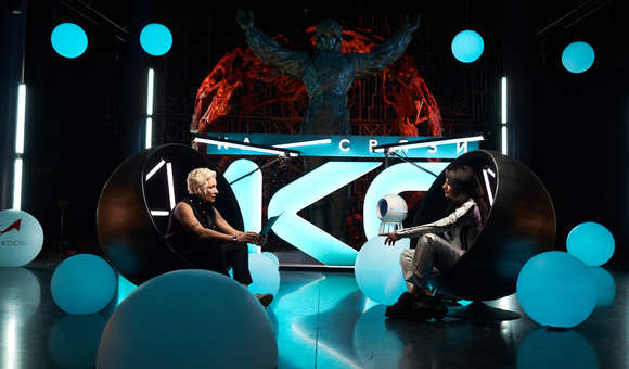 Гостем выпуска шоу Роскосмоса и ВКонтакте «МКС на связи», съёмки которого проходят в главном зале Музея космонавтики, стала певица и музыкант Диана Арбенина.