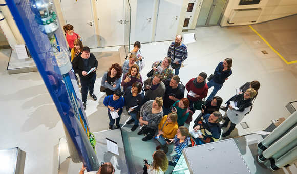 В Музее космонавтики прошло обучение гидов-переводчиков. Организатором учебных курсов стала автономная некоммерческая организация дополнительного профессионального образования «Учебно-координационный центр «Гиды и экскурсоводы». Всего со 2 по 7 марта в программе приняли участие 60 гидов-переводчиков и 20 экскурсоводов.