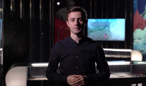 Альфред Вардазарян, заместитель заведующего отделом научной популяризации Музея космонавтики, провёл урок географии «Современные исследования космоса» для учащихся 5-го класса!