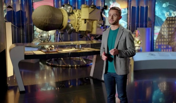 Альфред Вардазарян, заместитель заведующего отделом научной популяризации музея, рассказал об управлении Луноходом в рамках проекта Музея космонавтики и Яндекс.Школы «Просто космос».