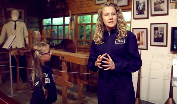 Вышел второй выпуск программы «КосмоДаша в Музее космонавтики», в котором приняли участие блогер КосмоДаша и руководитель пресс-службы музея Дарья Чудная.