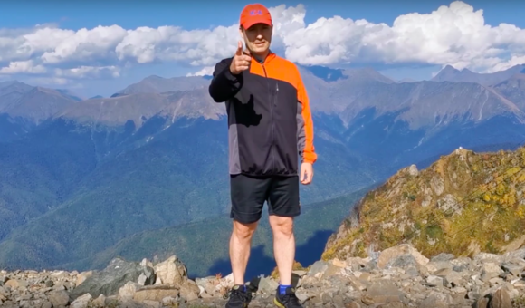 В 25 выпуске программы «Космос не ждёт» лётчик-космонавт Александр Мисуркин рассказал о срочных комических манёврах, строительстве обитаемых станций и запуске ракеты Electron.