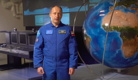 В 29 выпуске программы «Космос не ждёт» лётчик-космонавт Александр Мисуркин рассказал взятии образцов вещества астероида Бенну, испытаниях прототипа ровера DuAxel, огневых испытаниях Starship SN8, пролёте аппарата BepiColombo вокруг Венеры и посадке пилотируемого космического корабля «Союз МС-16».