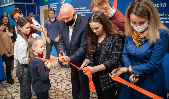 Музей космонавтики и команда школы № 1159 открыли культурно-просветительское пространство «Космос внутри».