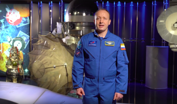 В 37 выпуске программы «Космос не ждёт» лётчик-космонавт Александр Мисуркин рассказал о пополнении в отряде космонавтов Роскосмоса, научной атака Марса, круговороте «Прогрессов» в космосе и удивительной находке на Юпитере.