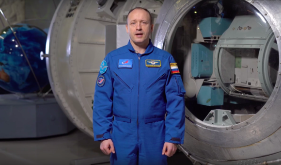 В 38 выпуске программы «Космос не ждёт» лётчик-космонавт Александр Мисуркин рассказал о первых звуках с Марса, испытаниях российского лунного аппарата, 3D-принтере для печати двигателей и новой карте северного неба.