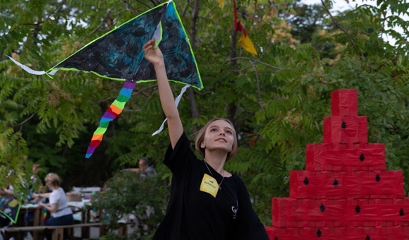 21−22 августа проходил степной фестиваль искусства и спорта «Кони ветра» в Элисте, в рамках которого прошла онлайн-встреча с Героем Советского Союза, лётчиком-космонавтом Александром Лавейкиным. В прямом эфире космонавт объявил победителей проходящего в рамках фестиваля конкурса «Калмыкия — ты Космос!» и провёл экскурсию для участников онлайн-трансляции из Музея космонавтики.