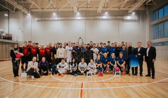 В Калуге в рамках проекта «Оторваться от Земли» прошёл мини-футбольный турнир. От лица музея в команде «Ничего обычного» играл Всеволод Огарков.