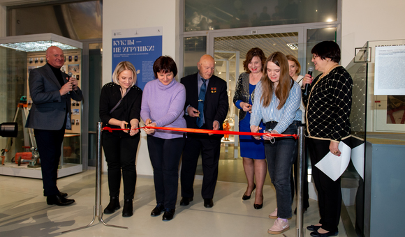 В Музее космонавтики открылась новая выставка «Куклы — не игрушки!».