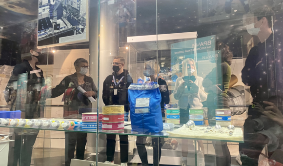 Готовимся к апрелю, усиливаем команду научных коммуникаторов. Сотрудники Музея космонавтики проходят обучение экскурсии.