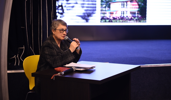 В Международный женский день в рамках акции «культурные выходные» прошла авторская экскурсия заведующего отделом научно-методической работы Ю.В. Костиной по Дому-музею академика С.П.Королёва «Гори, гори, моя звезда». 