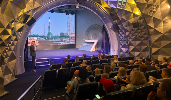 В Музее космонавтики прошла трансляция старта грузового корабля «Прогресс МС-20» с комментариями заместителя заведующего отдела научной популяризации нашего музея Павла Гайдука.