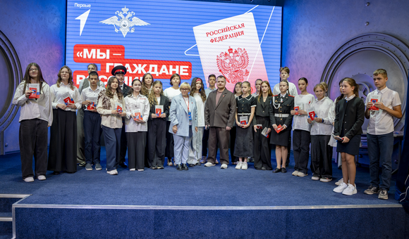 В Музее космонавтики прошло торжественное вручение паспортов совместно с Движением Первых. 