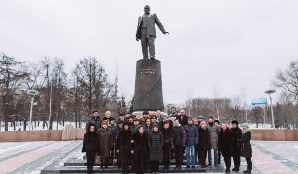 В этот день 111 лет назад родился Главный конструктор Сергей Павлович Королёв. Его память почтили его дочь Наталья Сергеевна Королёва, сотрудники Музея космонавтики и сотрудники Акционерного общества «Объединенная ракетно-космическая корпорация».