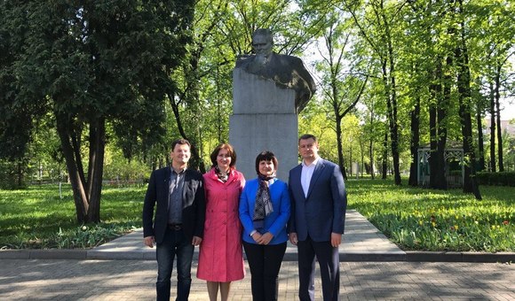 Дом-музей академика Сергея Павловича Королёва посетили глава города Оренбурга Евгений Сергеевич Арапов и российский космонавт, Герой Российской Федерации Роман Юрьевич Романенко.