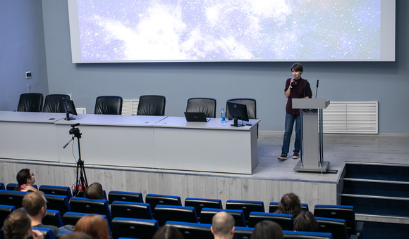 Совместный цикл лекций Музея космонавтики и Московской высшей школы социальных экономических наук (Шанинка) продолжается. Вчера состоялась вторая лекция, посвященная культурным смыслам музейных экспозиций о космосе. Лекцию прочла Алиса Максимова, социолог, кандидат социологических наук (НИУ ВШЭ).