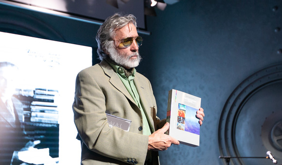 В Музее космонавтики прошла сценическая презентация книги писателя Валерия Байдина (Франция) «Вдохновленный солнцем. Поэзия и живопись Александра Чижевского» (2017).