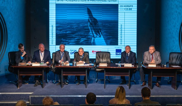 В Музее космонавтики прошла пресс-конференция «30 лет успешного полёта «Бурана»». Участники событий рассказали о программе и том, как полученные наработки применяют сейчас.