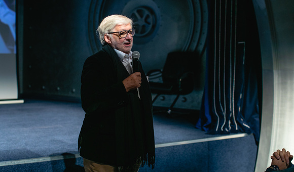 Третья встреча космического киноклуба была посвящена теме выживания человека в космическом пространстве в экспериментальных условиях. Состоялся просмотр фильма «Марсианин» (2015, реж. Ридли Скотт).