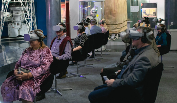 В Музее космонавтики прошла российская премьера мирового документального фильма «Исследователи космоса: полёт» пионеров кинематографии в формате VR360 канадской компании Felix&Paul Studio. Фильм подготовлен в сотрудничестве с НАСА, Роскосмосом и частными космическими компаниями.