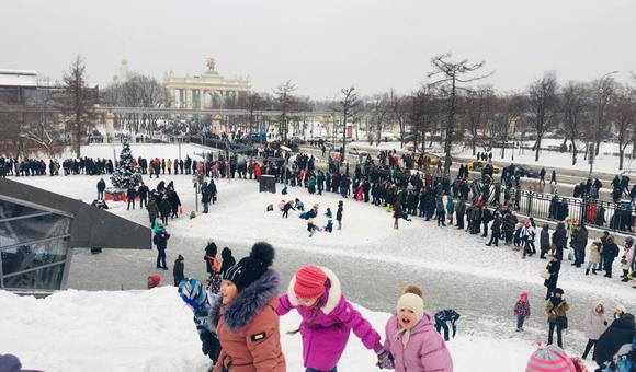 На новогодние праздники Музей космонавтики принимает тысячи гостей из разных городов и разных стран мира. Со 2 по 8 января вход в Музей космонавтики и Дом-музей академика С.П.Королёва бесплатный.