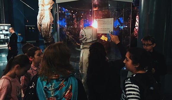 Новый проект для Московских школ – Исследовательская работа в Музее космонавтики. Вот уже третью неделю подряд учащиеся Школы № 1552 занимаются исследовательской работой в Музей космонавтики! 