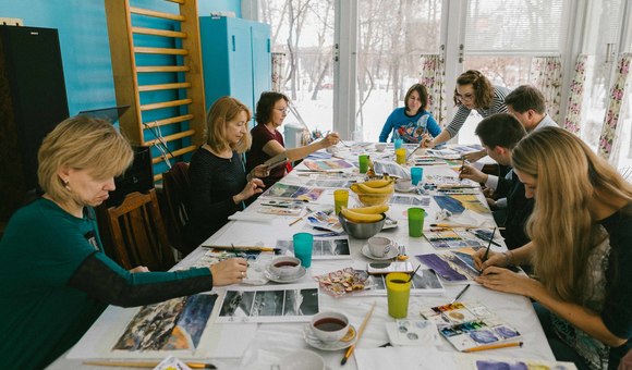 В Мемориальном доме-музее академика С.П. Королёва прошёл мастер-класс по живописи при поддержке благотворительного фонда Unity. Мастер-класс посетили космонавты-испытатели Роскосмоса Андрей Бабкин и Николай Тихонов, а также сотрудники NASA.