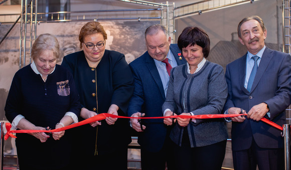 В Музее космонавтики открылась выставка «Юрий Гагарин: "Я простой советский человек"». На выставке представлены подлинные предметы, которые первый космонавт планеты в разные годы жизни держал в своих руках.