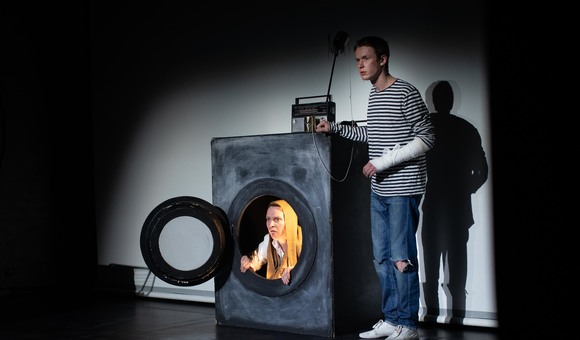 В рамках празднования Дня космонавтики в музее состоялся показ семейного спектакля «Космос, или на край Вселенной». Главный герой - мальчик Юра, который мечтает полететь в космос. Он знакомится с великими учёными с Николаем Коперником, Джорджано Бруно, Галилео Галилеем, Константином Циолковским, которые рассказывают о своих открытиях и помогают мальчику осуществить его мечту.