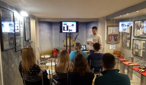 В Мемориальном доме-музее академика С.П. Королёва в рамках празднования Дней исторического и культурного наследия прошла лекция «Первый космонавт Земли Юрий Алексеевич Гагарин», приуроченная ко Дню космонавтики.