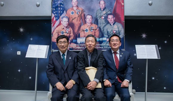 Делегация из Музея авиации и космонавтики японского города Какамигахара (префектура Гифу) посетила московский Музей космонавтики.