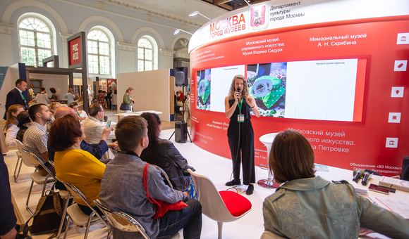 Начальник отдела по связям с общественностью и маркетинга Дарья Чудная рассказывает о возрождении традиций в мемориальном доме-музее Главного конструктора Сергея Павловича Королёва.